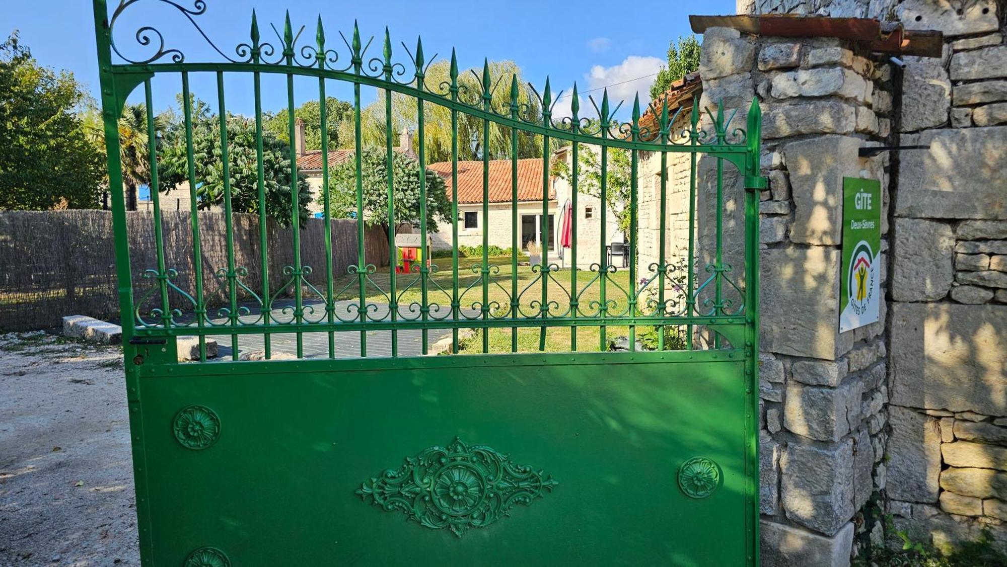 Le Gite De Malecot Gite Familial De 5 Personnes Coulon Eksteriør billede
